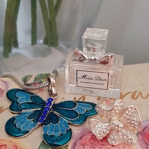 Buterfly pendant necklace